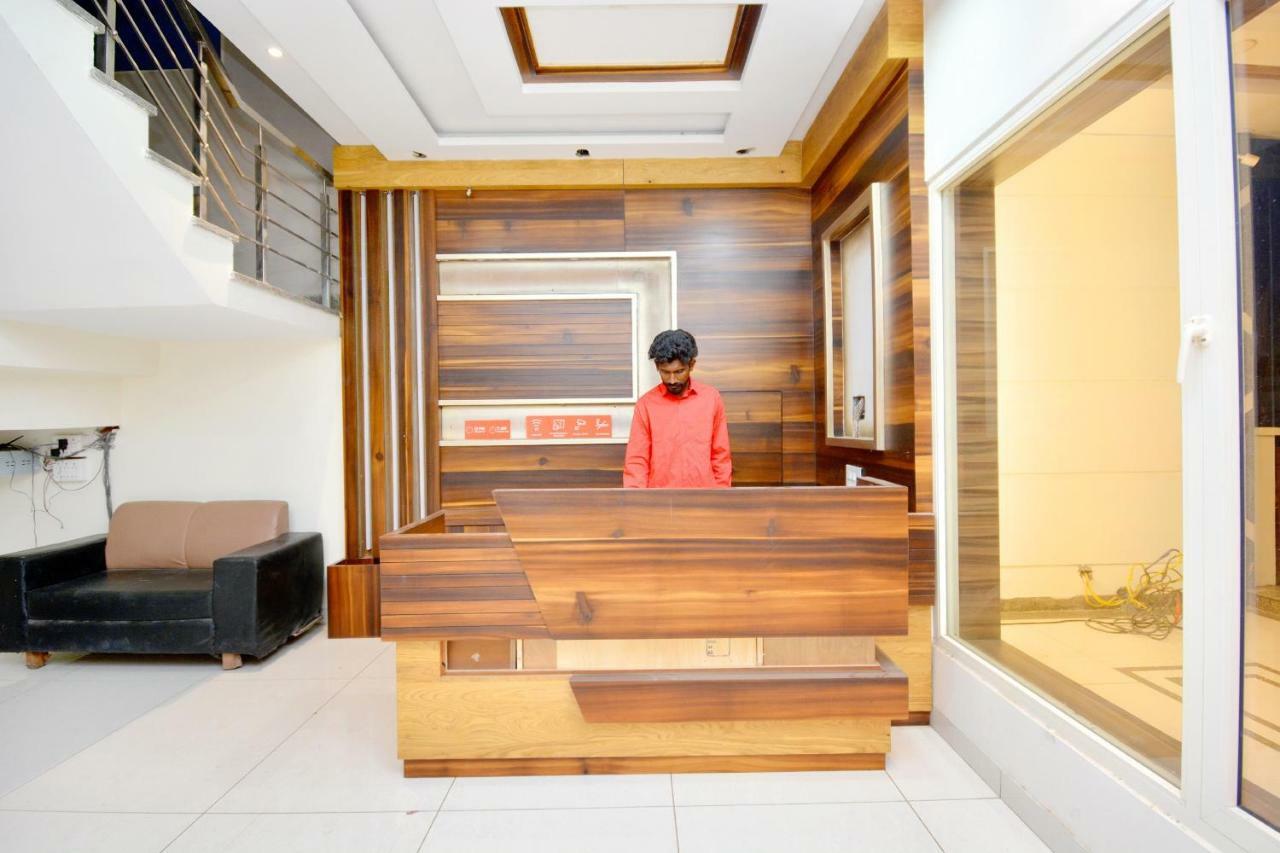 Oyo 40699 Grand Sokhi Hotell Tarn Taran Eksteriør bilde