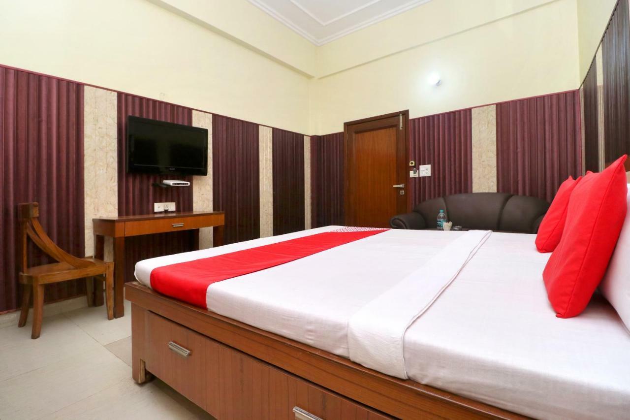 Oyo 40699 Grand Sokhi Hotell Tarn Taran Eksteriør bilde